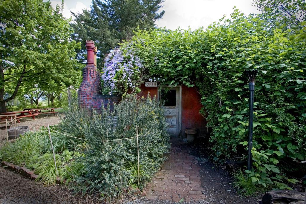 Hotel Mcmenamins Edgefield Troutdale Exterior foto